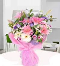 Pembe çiçek buketi